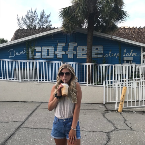 Meet your Posher, Jillian - Picture 5 of 10